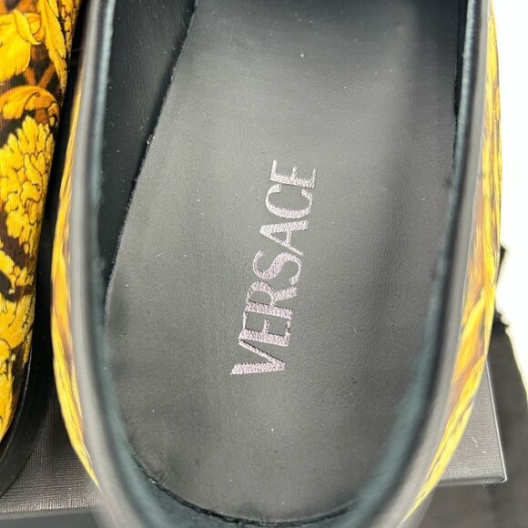 Men’s Versace Barraco print silk loafers size 42 made in Italy main image 7